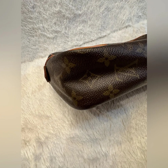 EUC Vintage 1989 Louis Vuitton Monogram Compiegne 28 - Picture 7 of 12